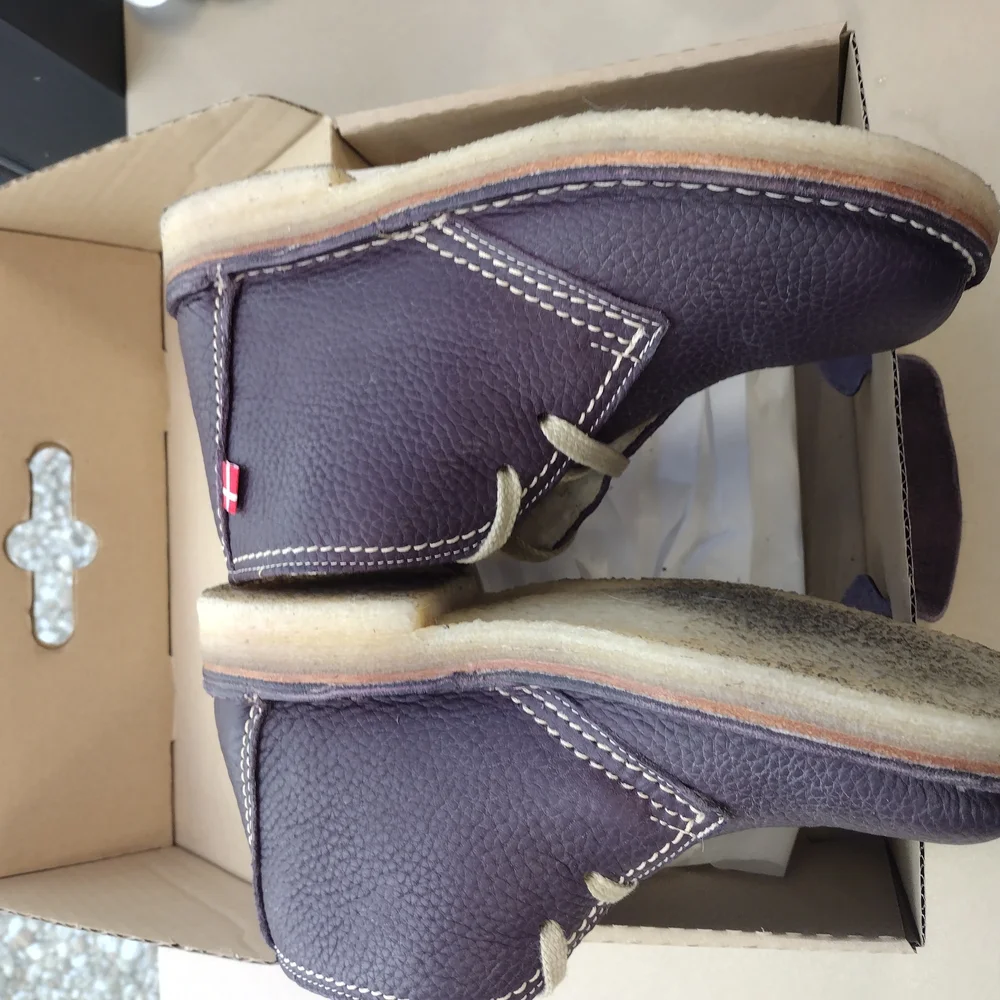 Plum color Grena Duckfeet Women's Boots Sold out - Picture 7 of 12